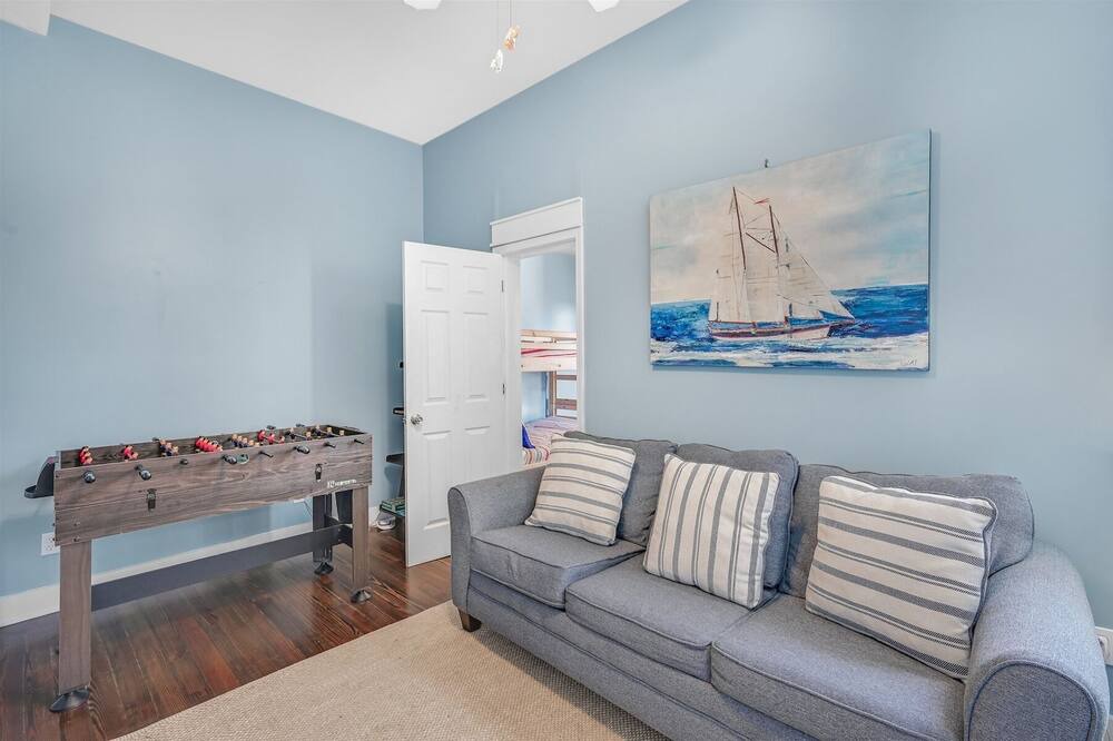 Photo of Livingroom in Village of Sugar Beach