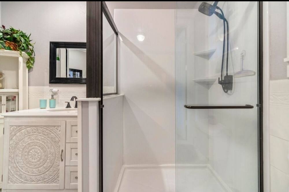 Photo of Bathroom in Mary Esther