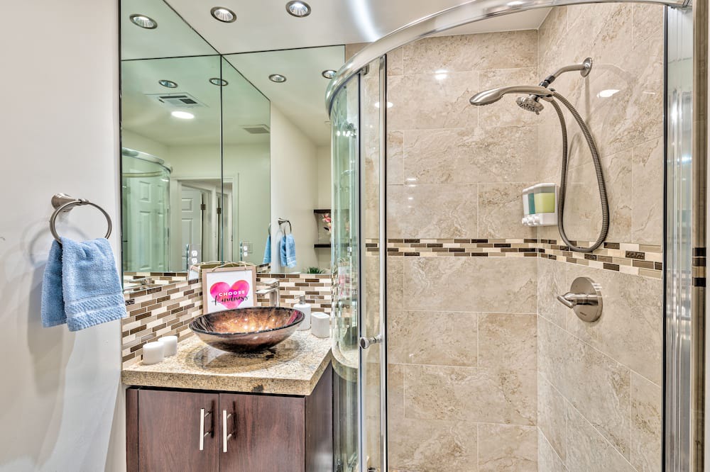 Photo of Bathroom in Spanish Oaks