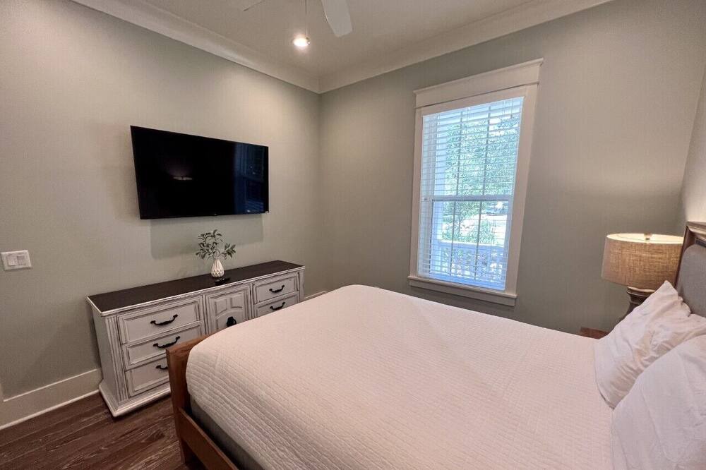 Photo of Bedroom in White's Gulfview