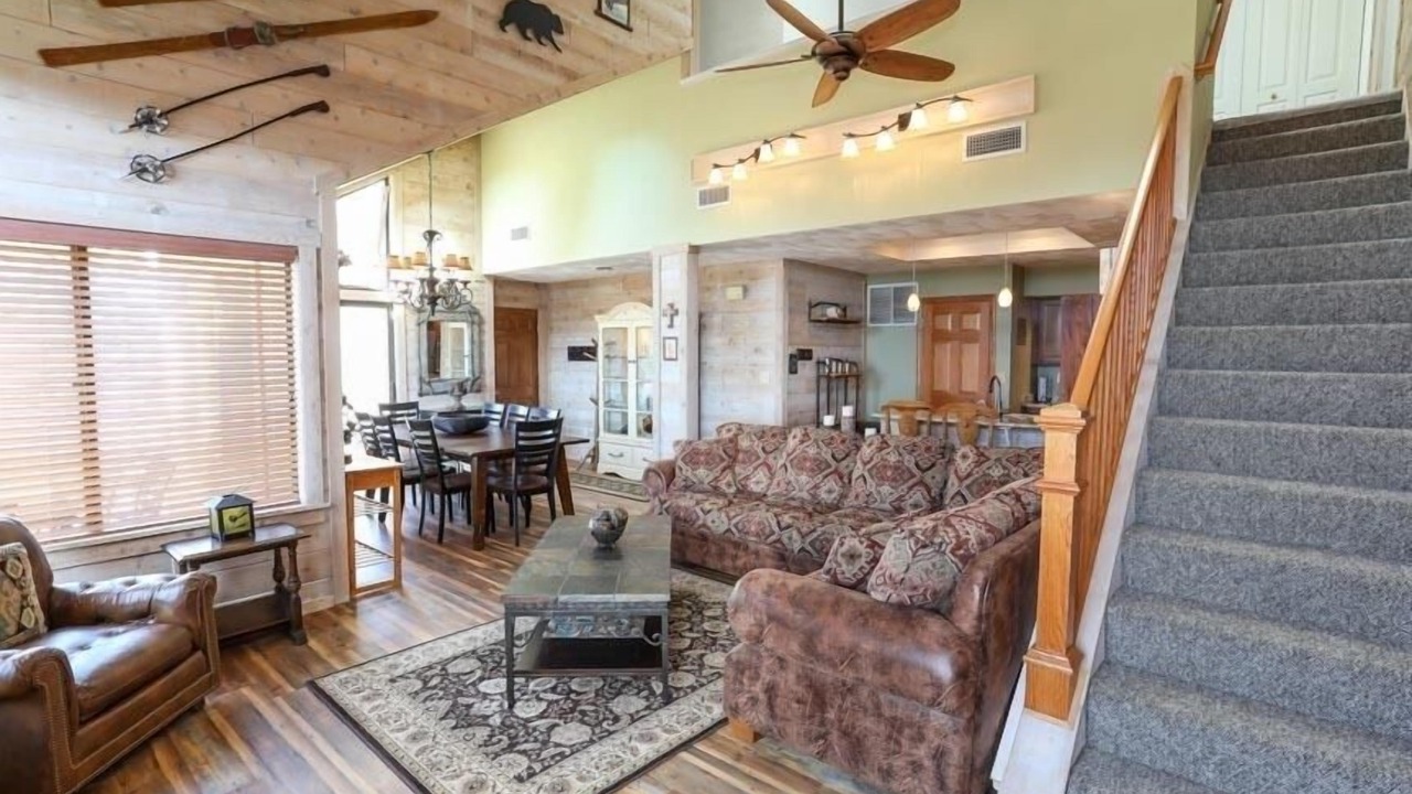 Photo of Livingroom in Seven Springs