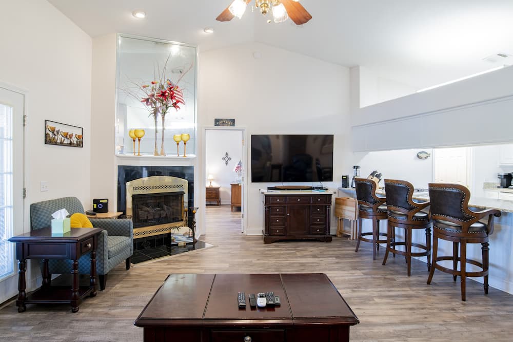 Photo of Livingroom in Milton