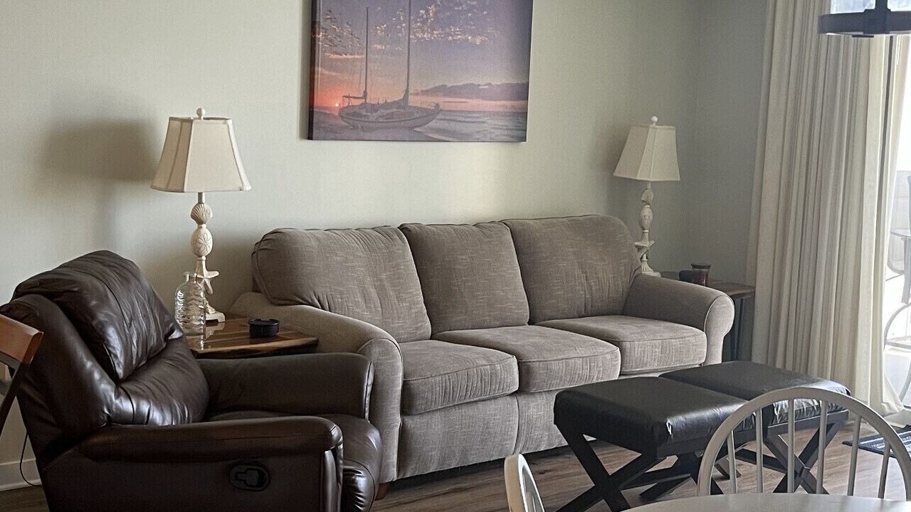 Photo of Livingroom in Baytowne Wharf