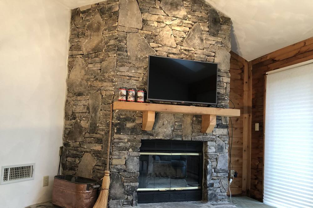 Photo of Livingroom in Seven Springs