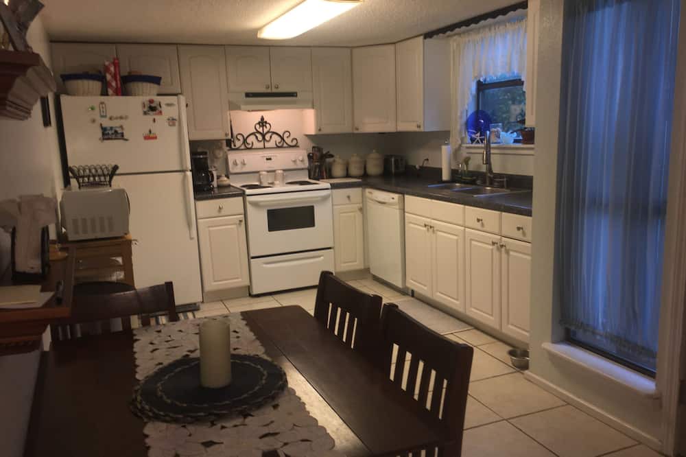 Photo of Kitchen in Sunnyside
