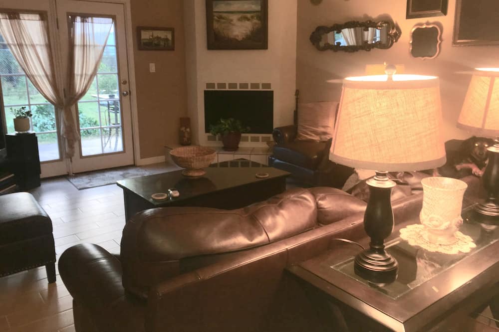 Photo of Livingroom in Sunnyside