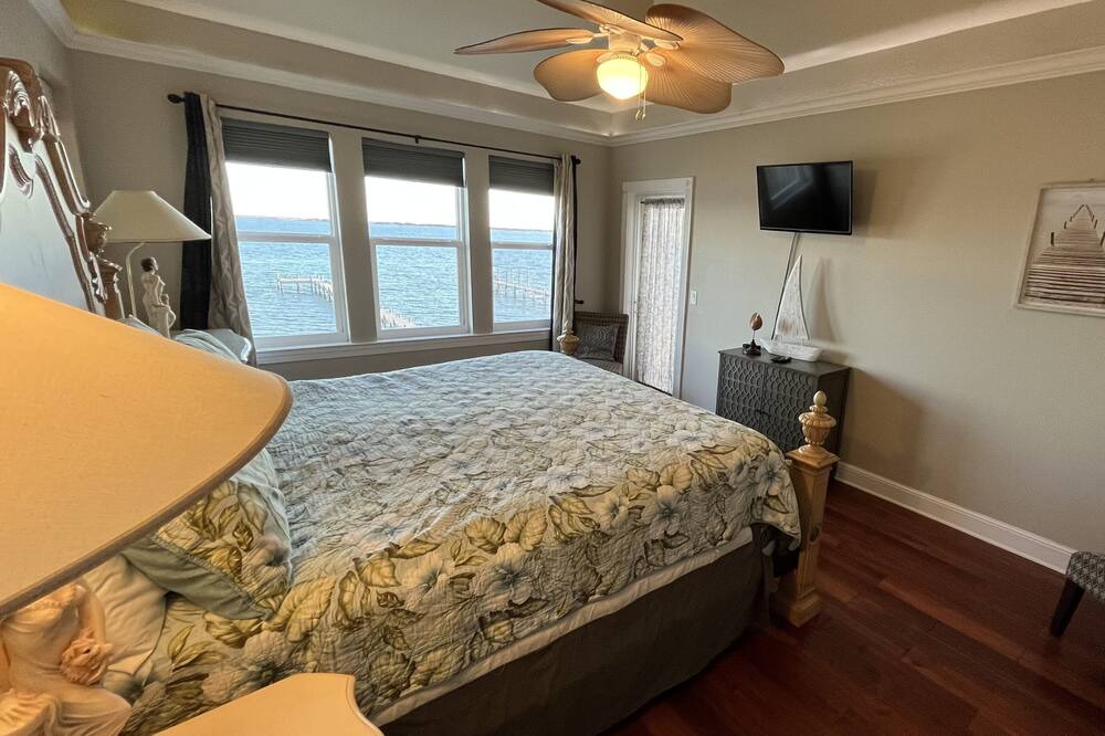 Photo of Bedroom in Mary Esther