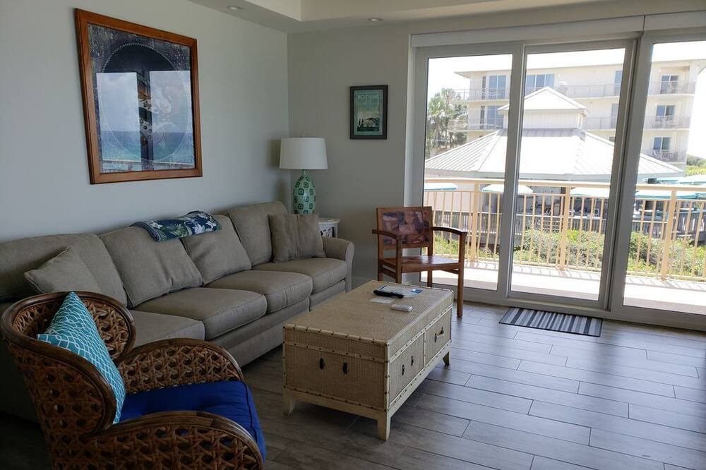 Photo of Livingroom in Rosemary Beach