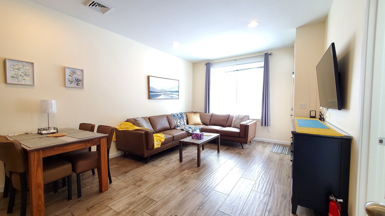 Photo of Livingroom in Deschutes River Woods