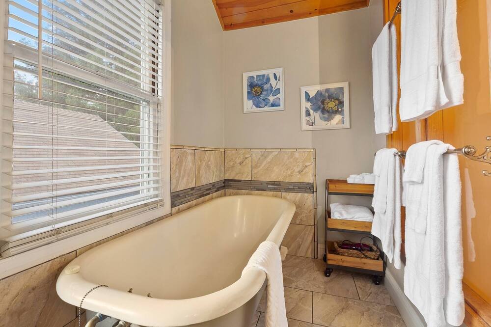 Photo of Bathroom in Midtown Sacramento
