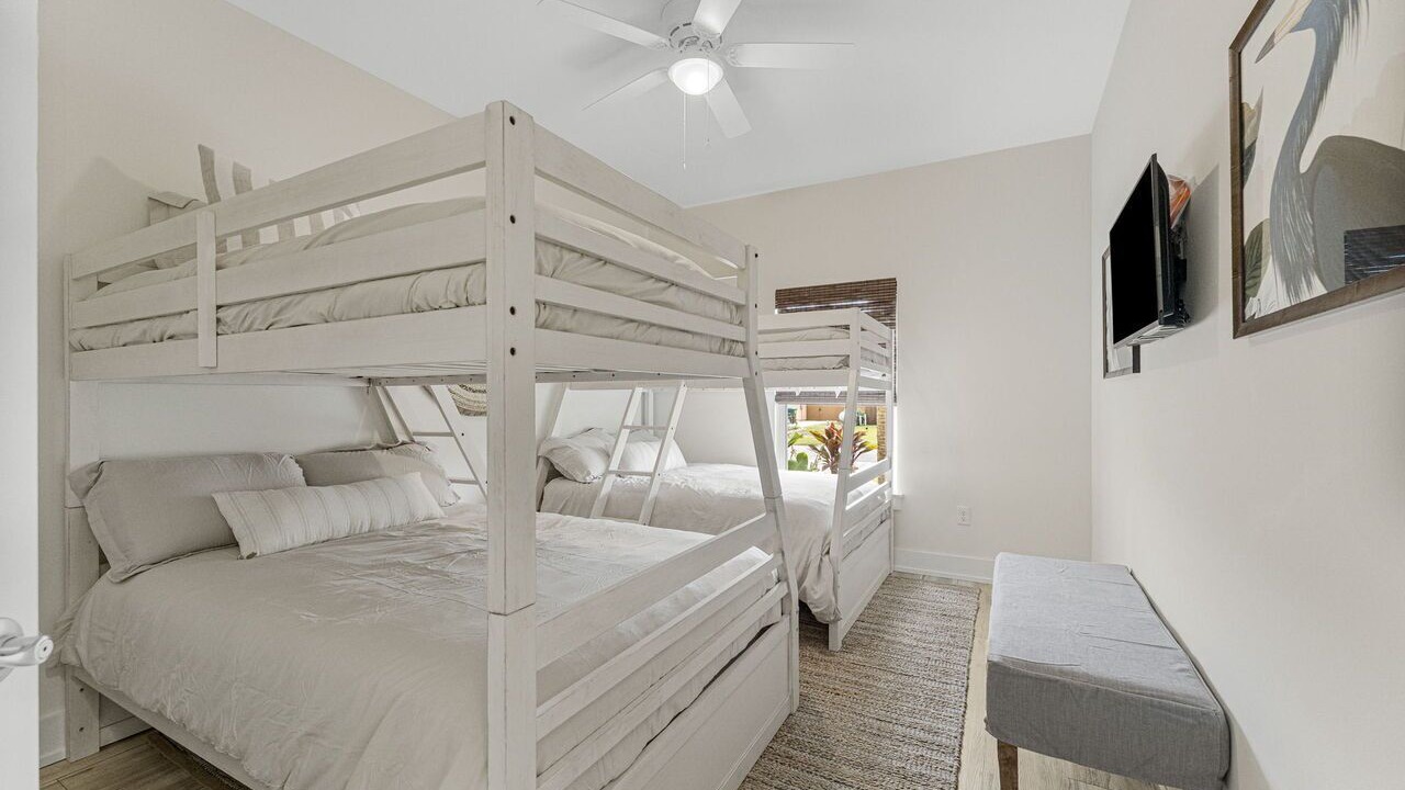 Photo of Bedroom in Riviera Beach