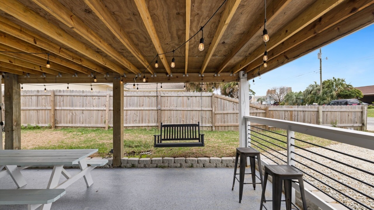 Photo of Outdoor in Biltmore Beach
