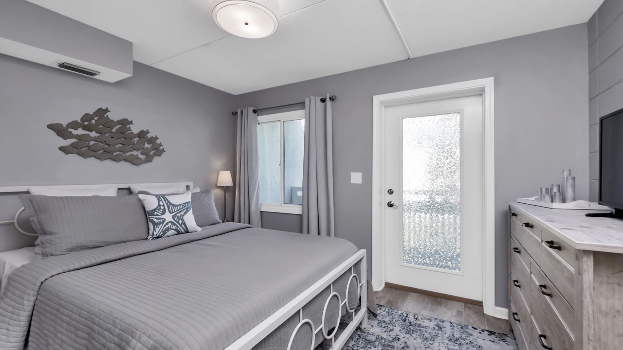 Photo of Bedroom in Navarre Beach