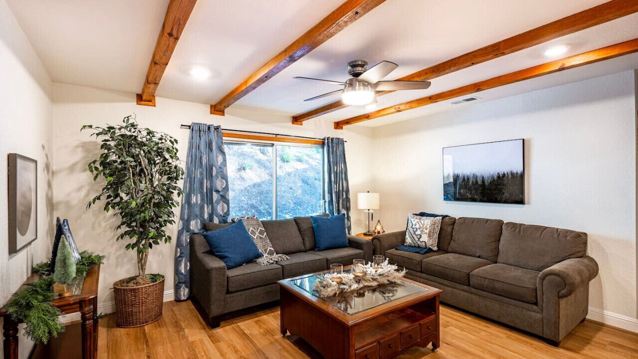 Photo of Livingroom in Sugar Pine