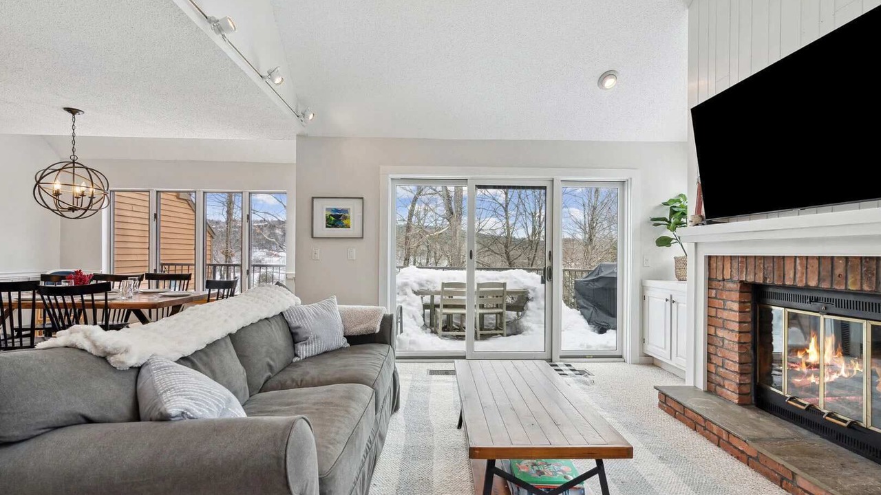 Photo of Livingroom in West Hartford