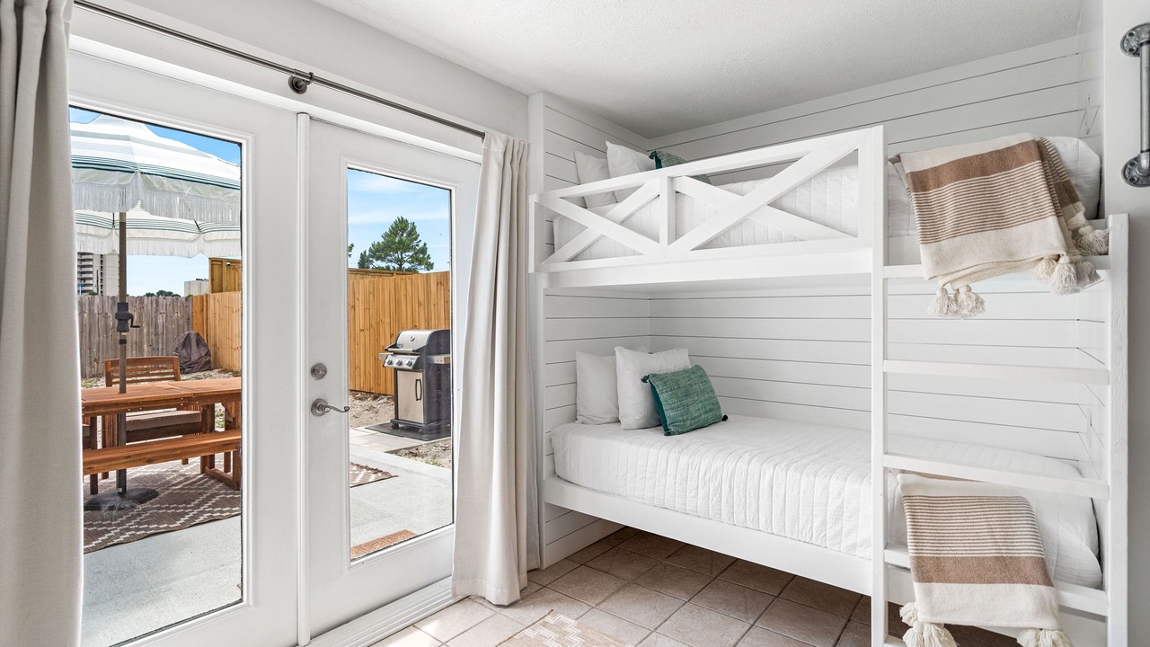 Photo of Bedroom in Holiday Beach