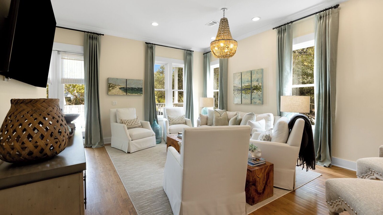Photo of Livingroom in White's Gulfview