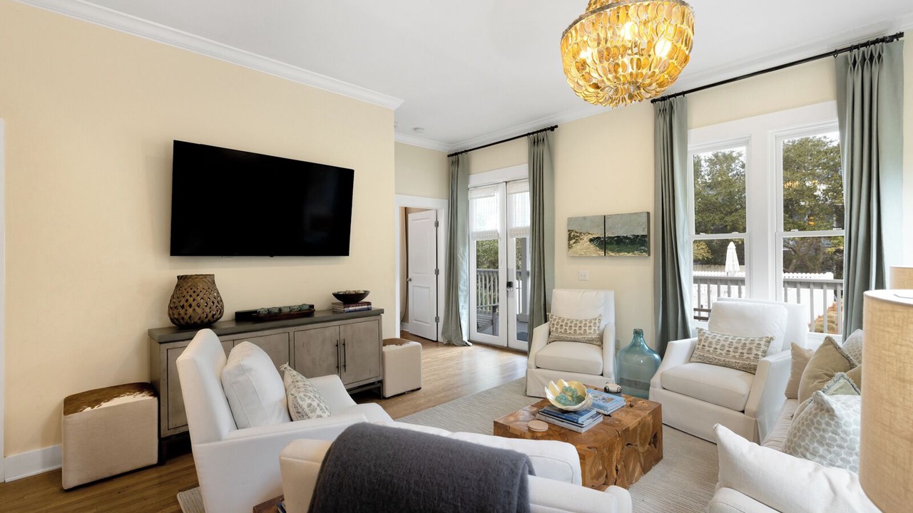 Photo of Livingroom in White's Gulfview