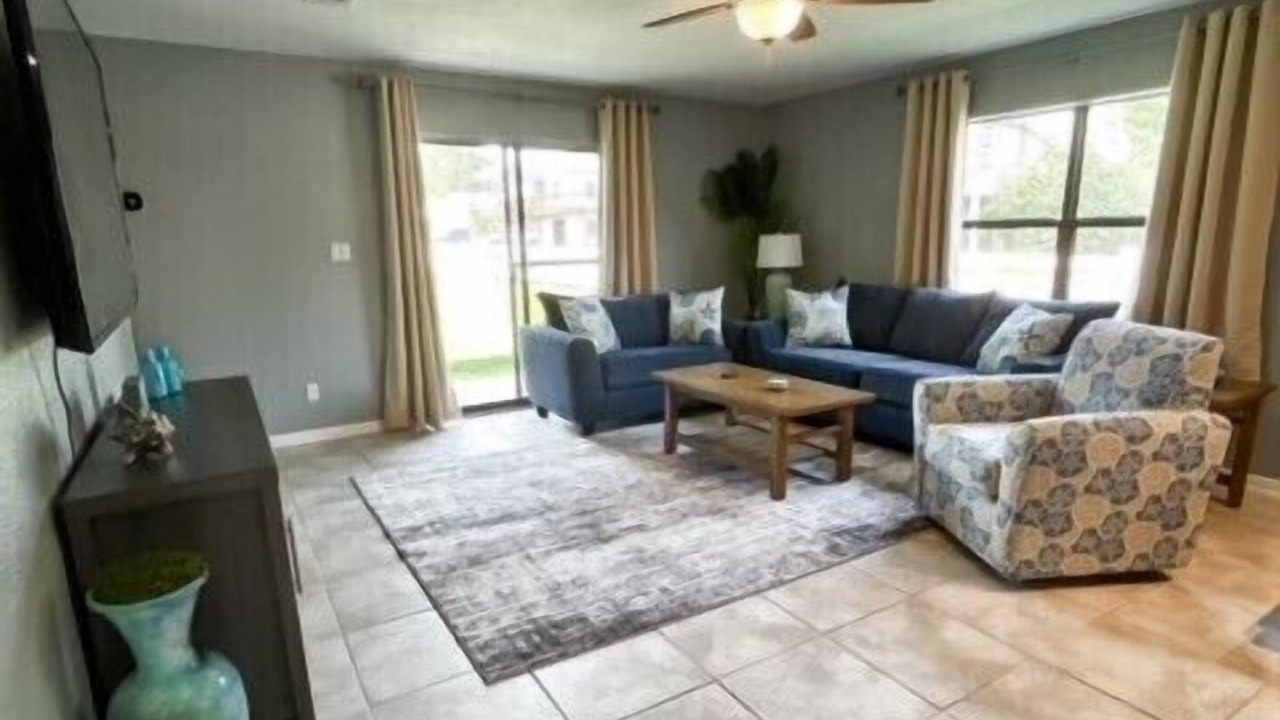 Photo of Livingroom in Mary Esther