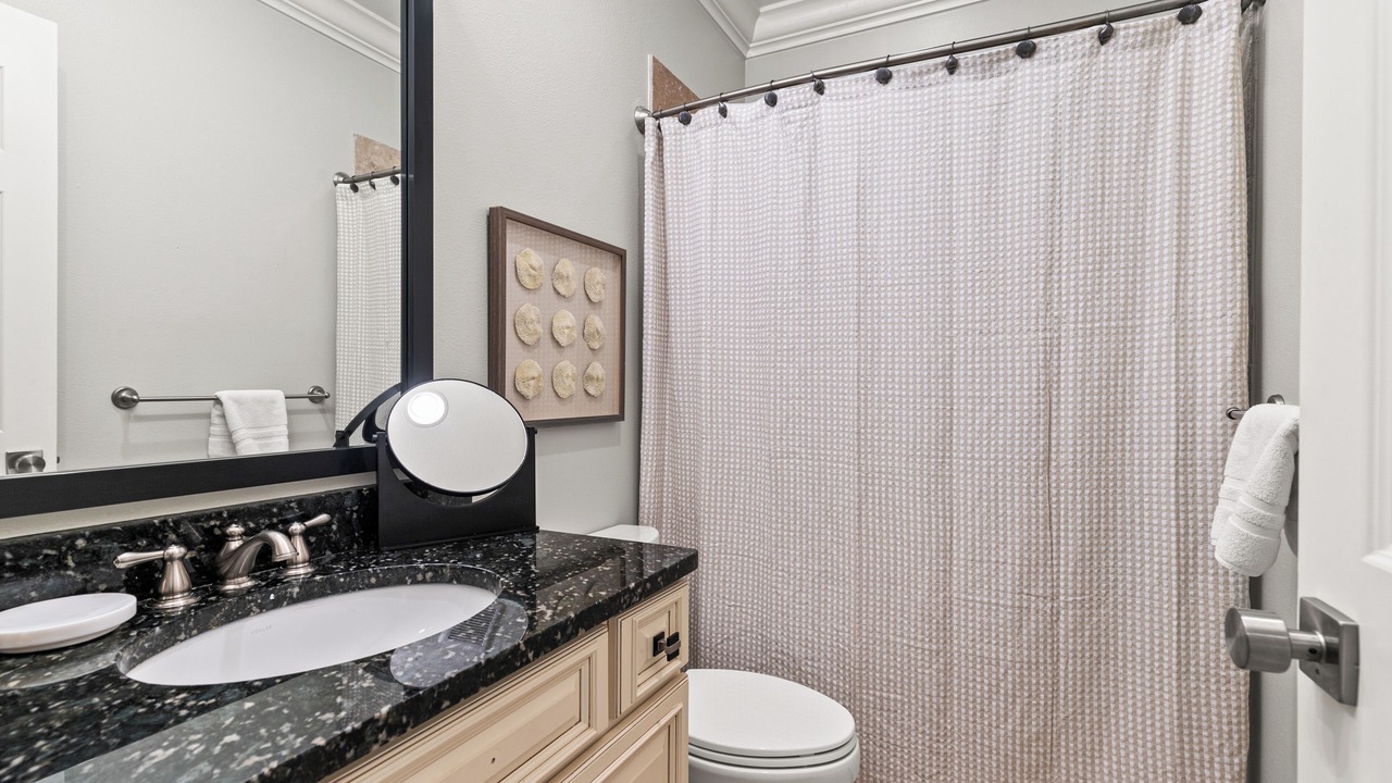 Photo of Bathroom in Villa Lago