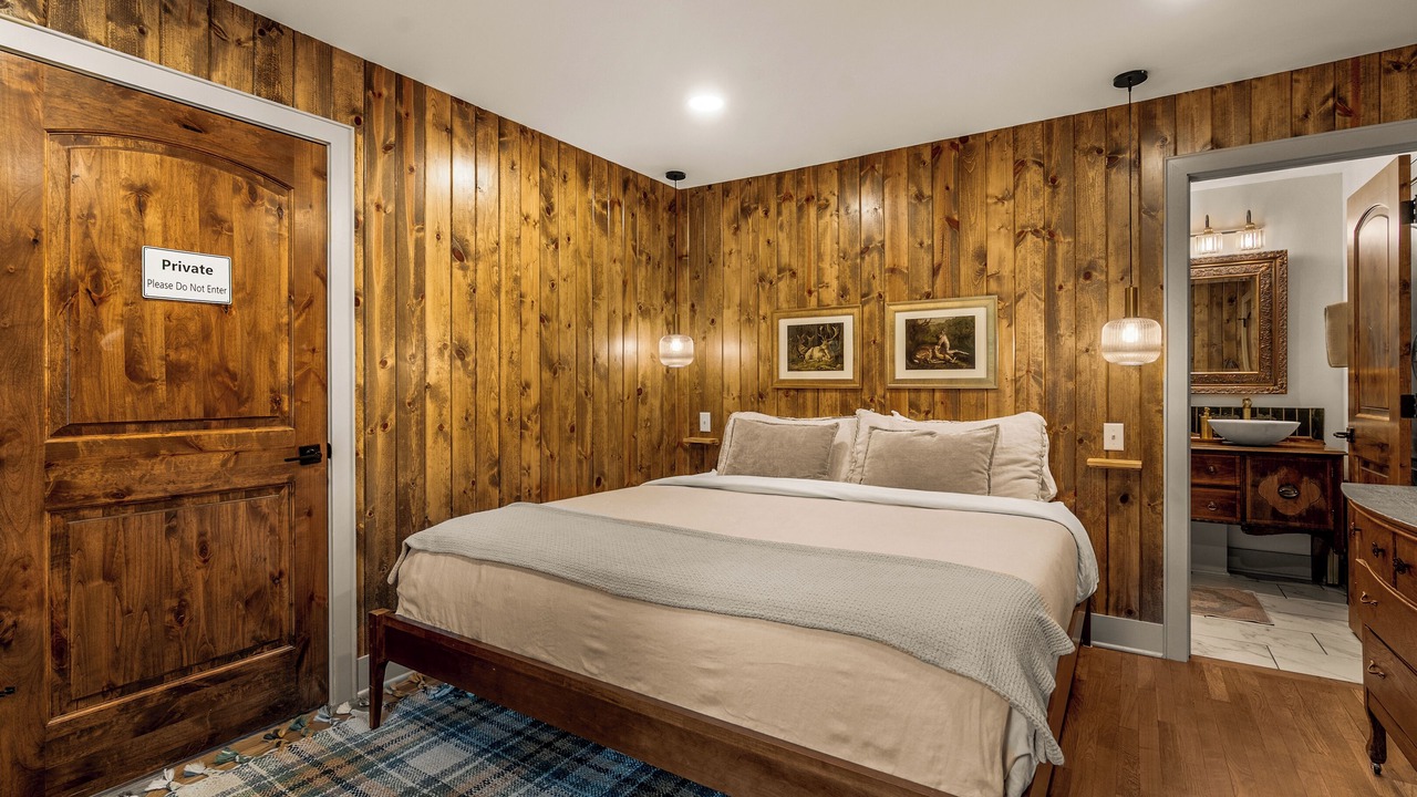 Photo of Bedroom in Cascade