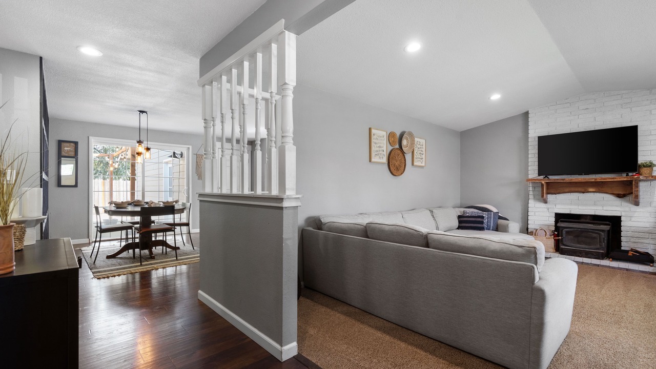 Photo of Livingroom in Salem