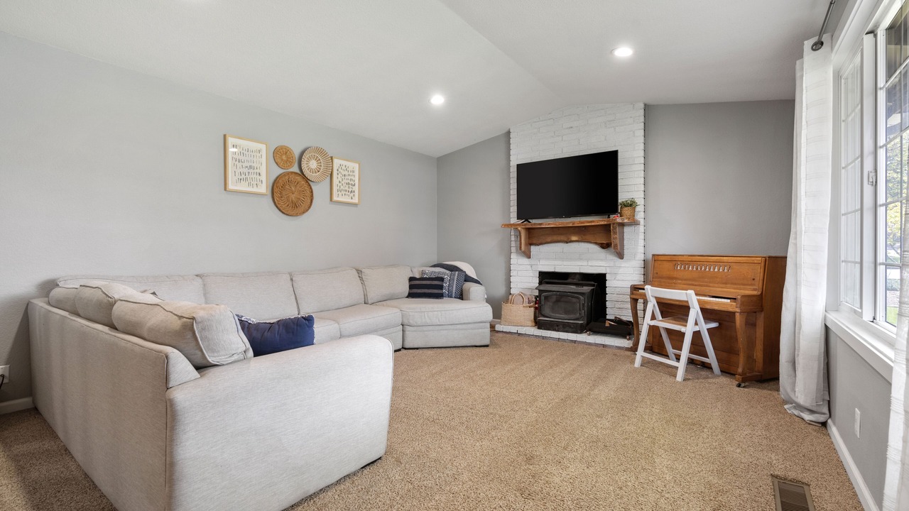 Photo of Livingroom in Salem