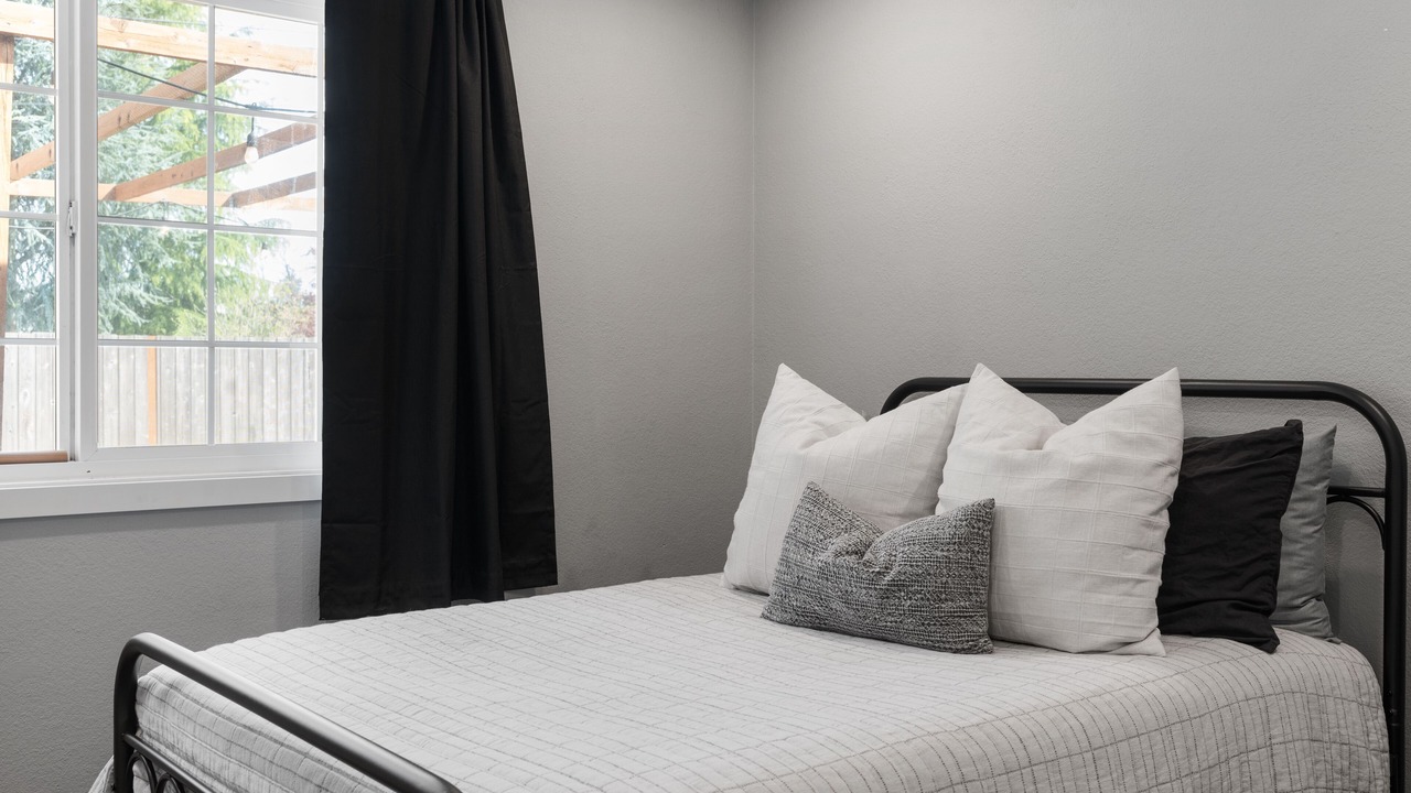 Photo of Bedroom in Salem
