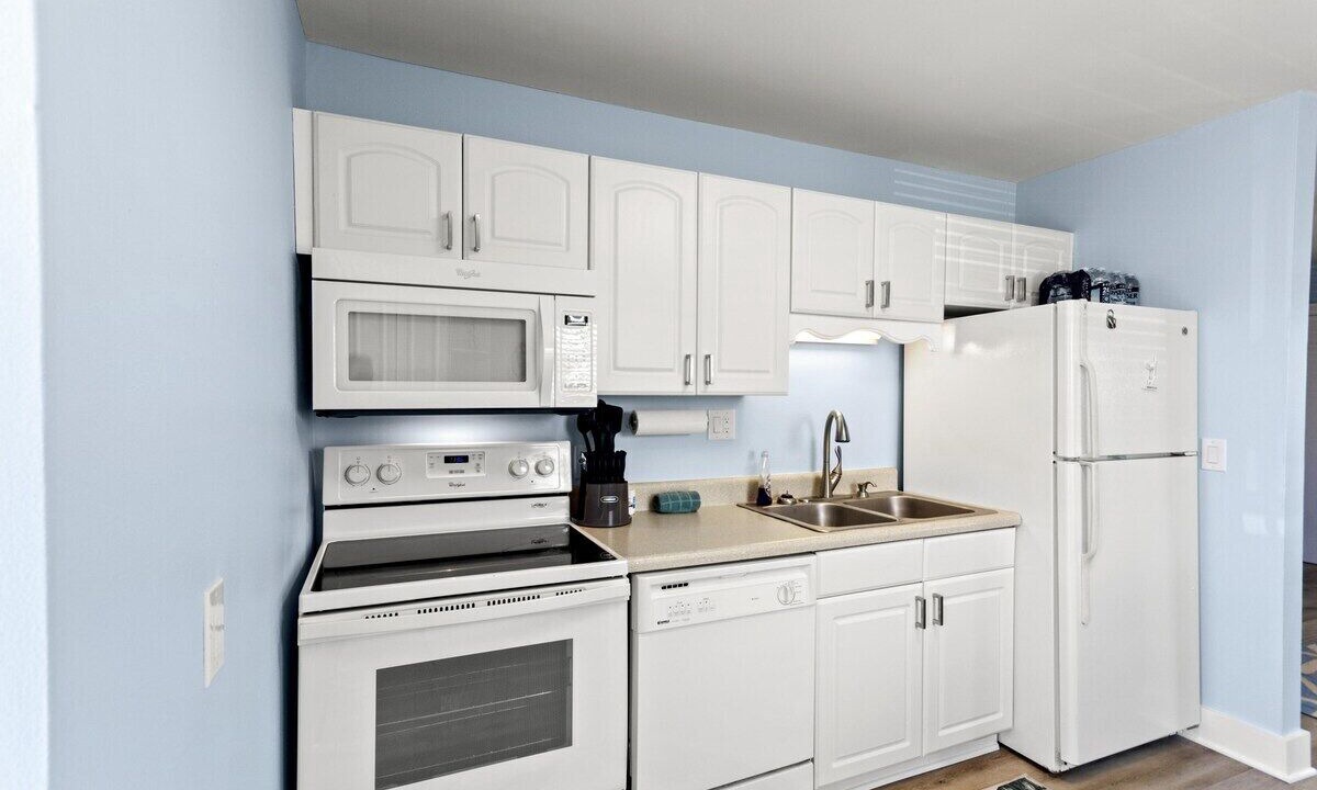 Photo of Kitchen in Emerald Waters Village