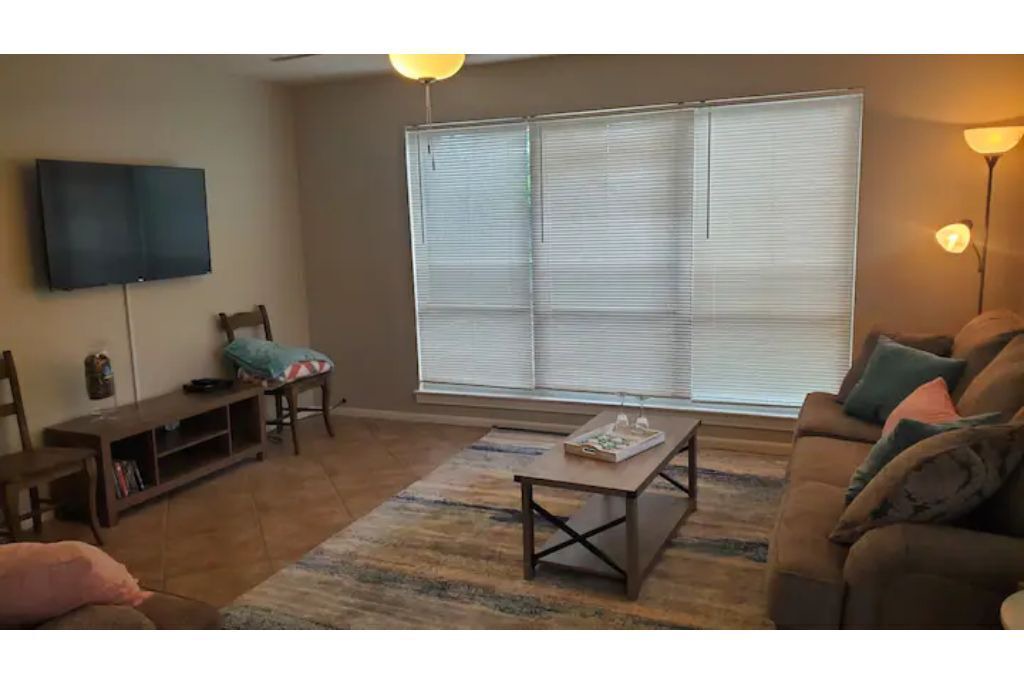 Photo of Livingroom in West Pensacola