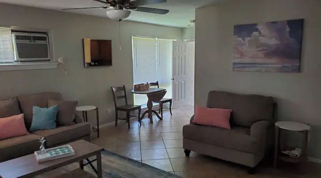 Photo of Livingroom in West Pensacola