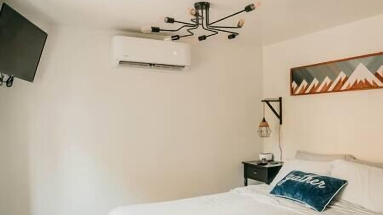 Photo of Bedroom in Grants Pass