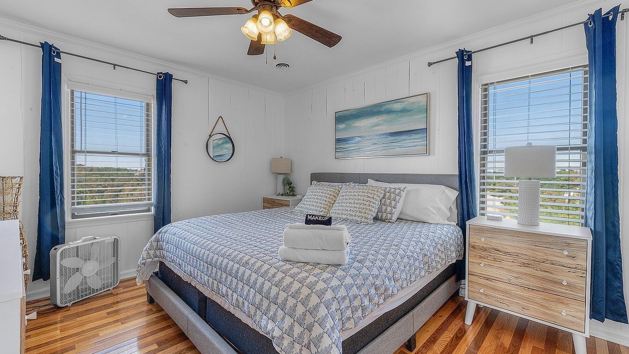 Photo of Bedroom in Corolla