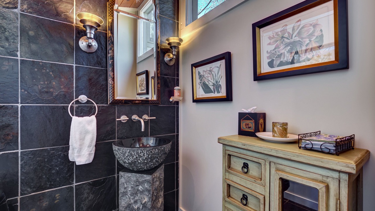 Photo of Bedroom in Mirror Lake