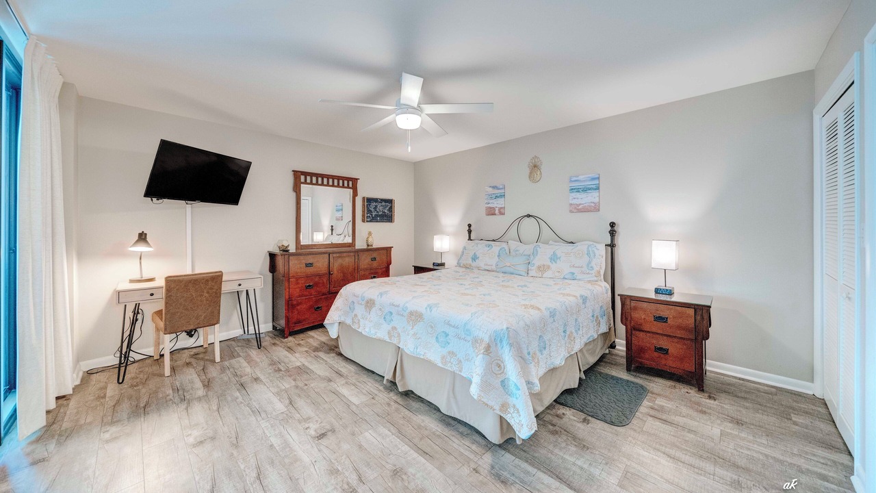 Photo of Bedroom in Biltmore Beach
