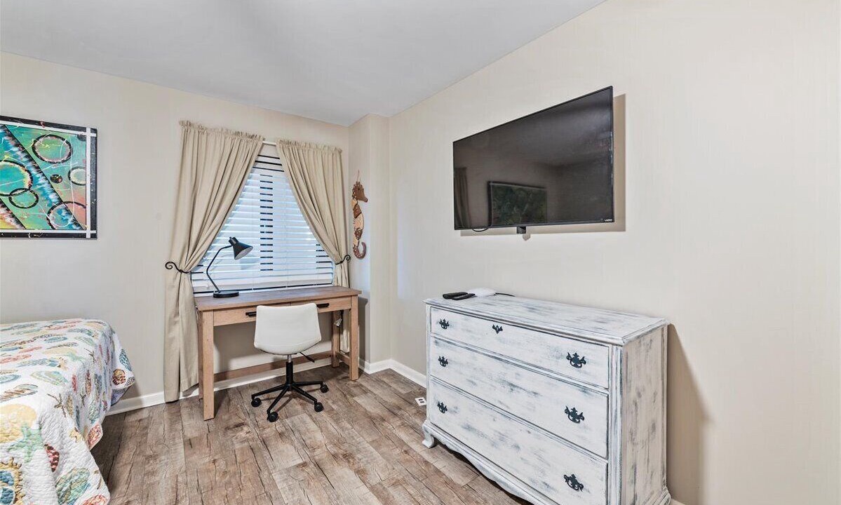 Photo of Bedroom in Biltmore Beach
