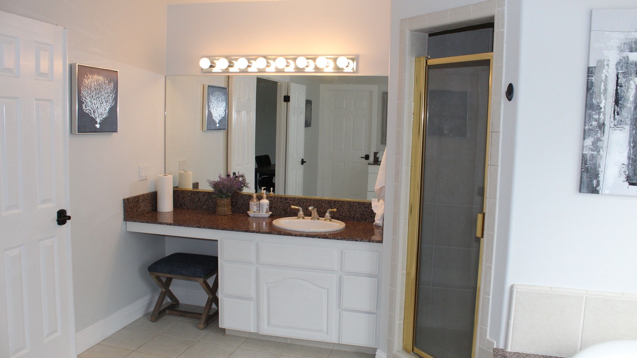 Photo of Bathroom in Yosemite Lakes