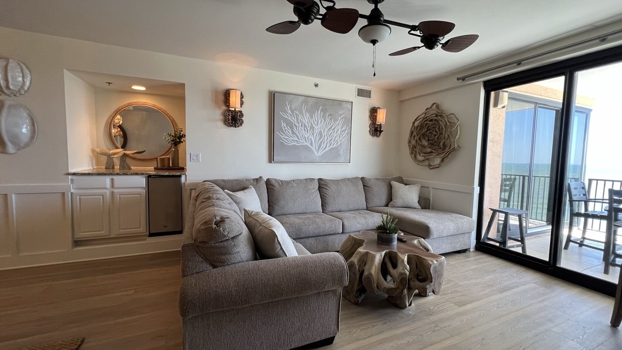 Photo of Livingroom in Orange Beach East
