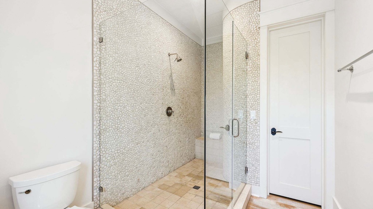 Photo of Bathroom in Gulf District