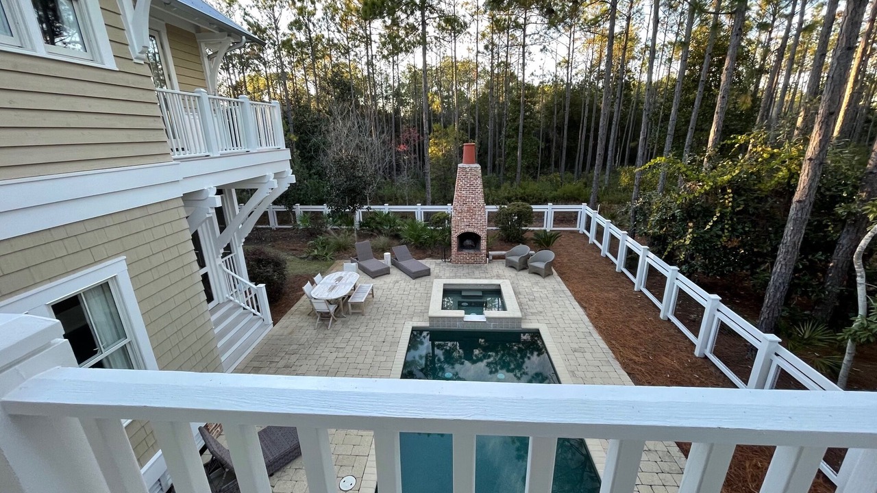 Photo of Patio Balcony in Forest District