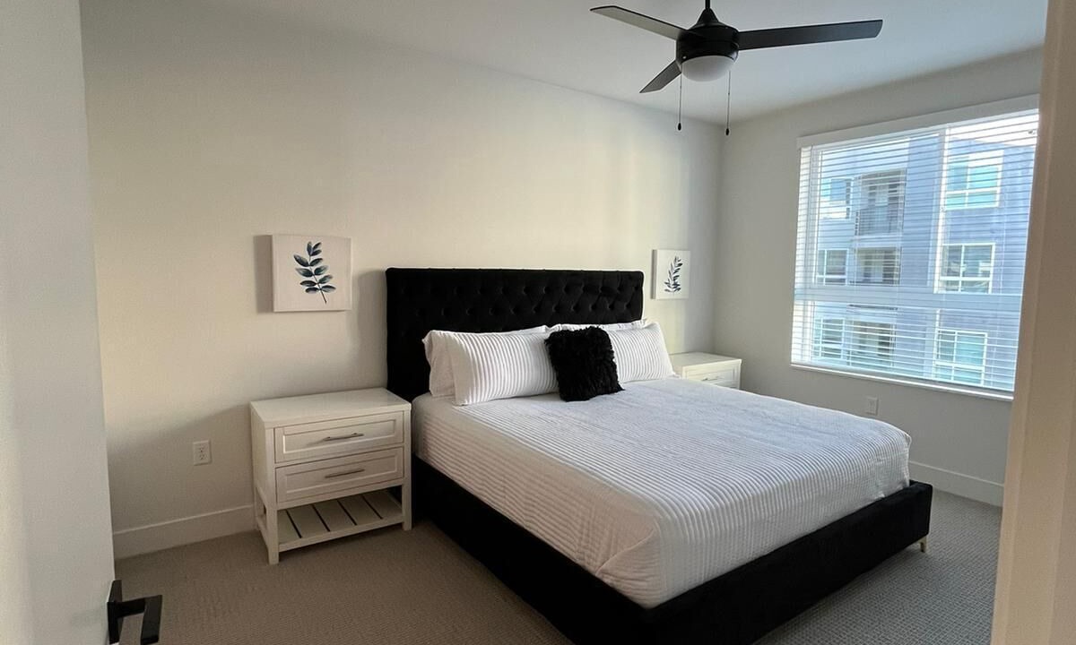 Photo of Bedroom in Platinum Triangle