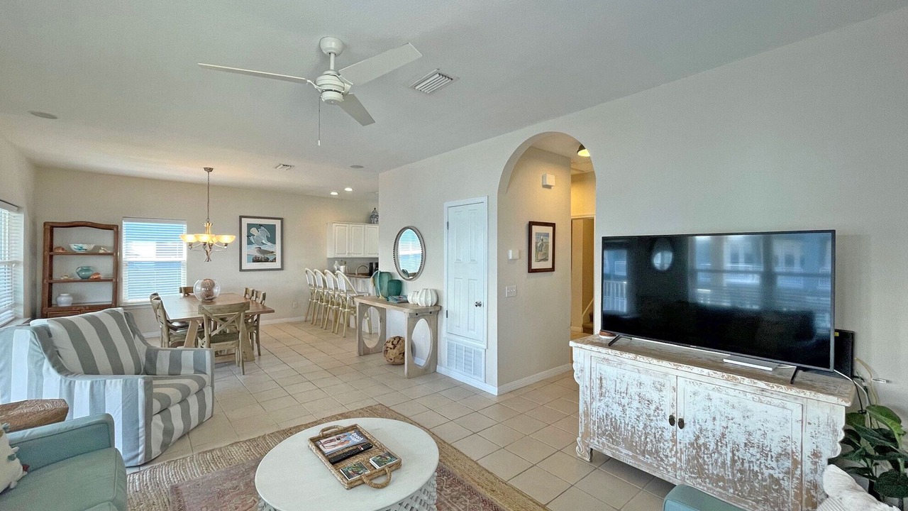 Photo of Livingroom in White Sands Cottages