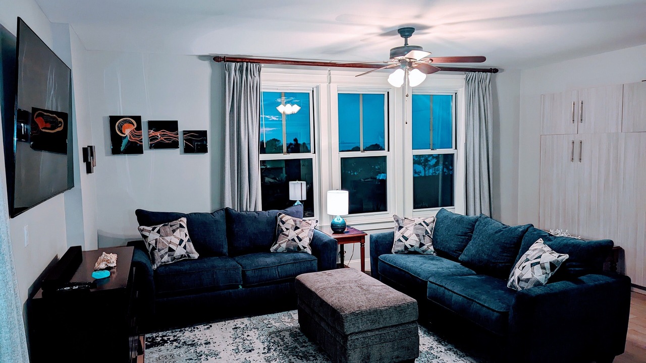 Photo of Livingroom in Baytowne Wharf