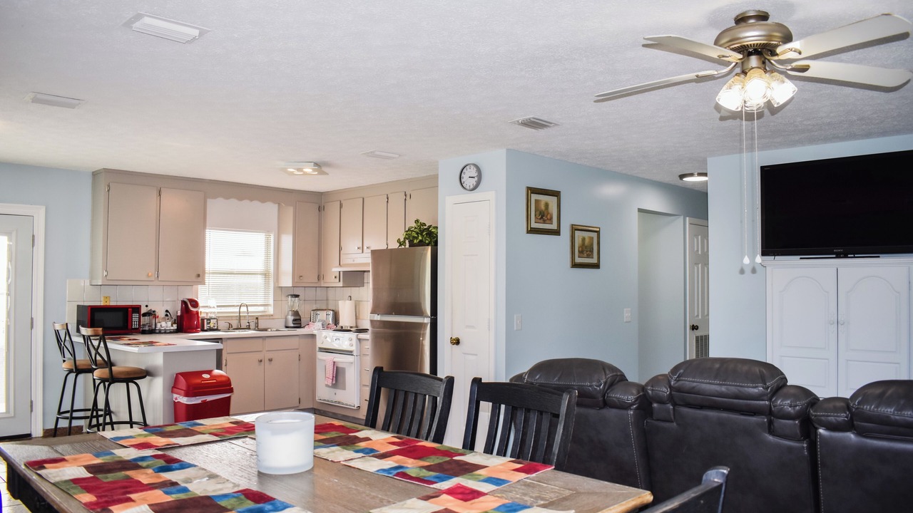 Photo of Kitchen in Laguna Beach Estates