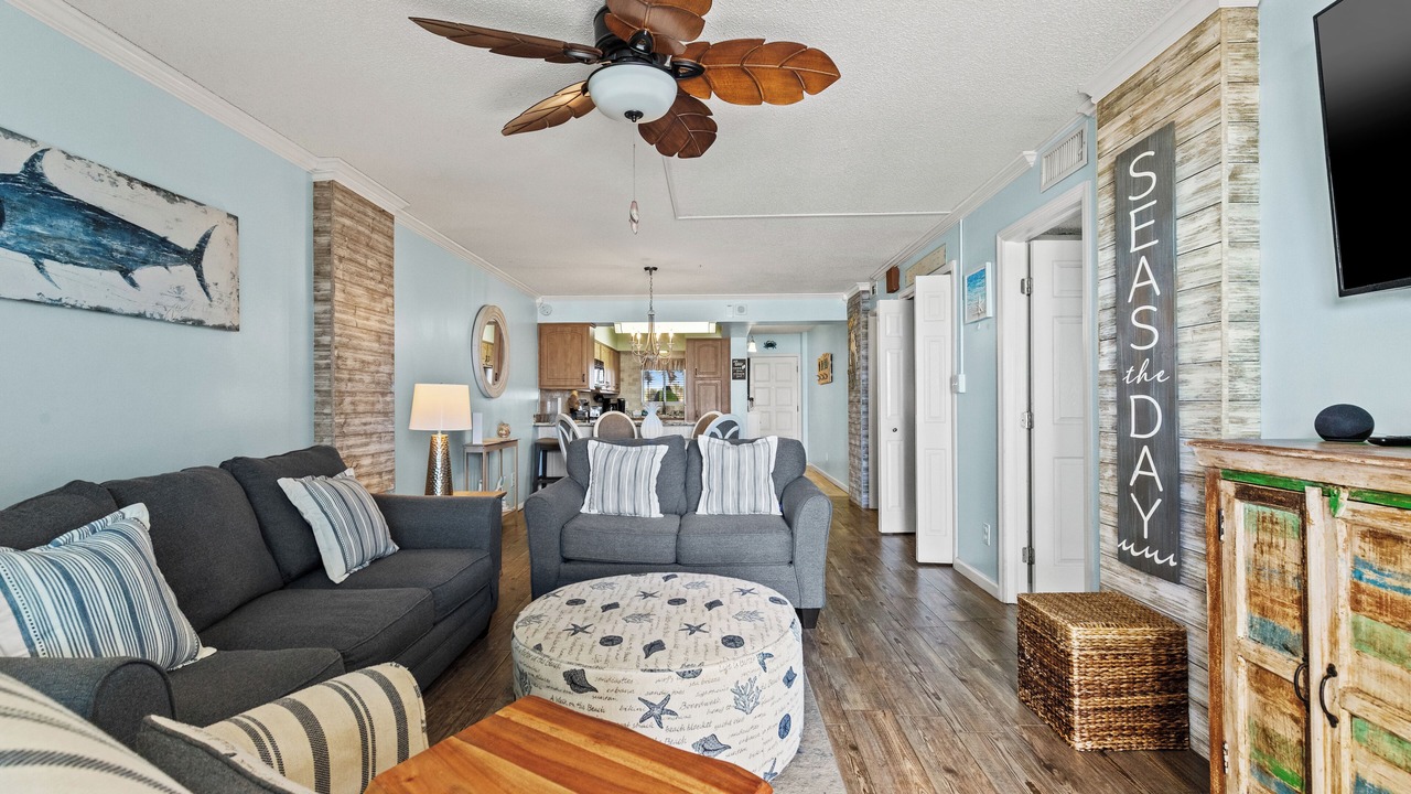 Photo of Livingroom in Biltmore Beach