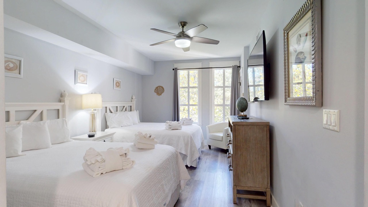 Photo of Bedroom in Baytowne Wharf