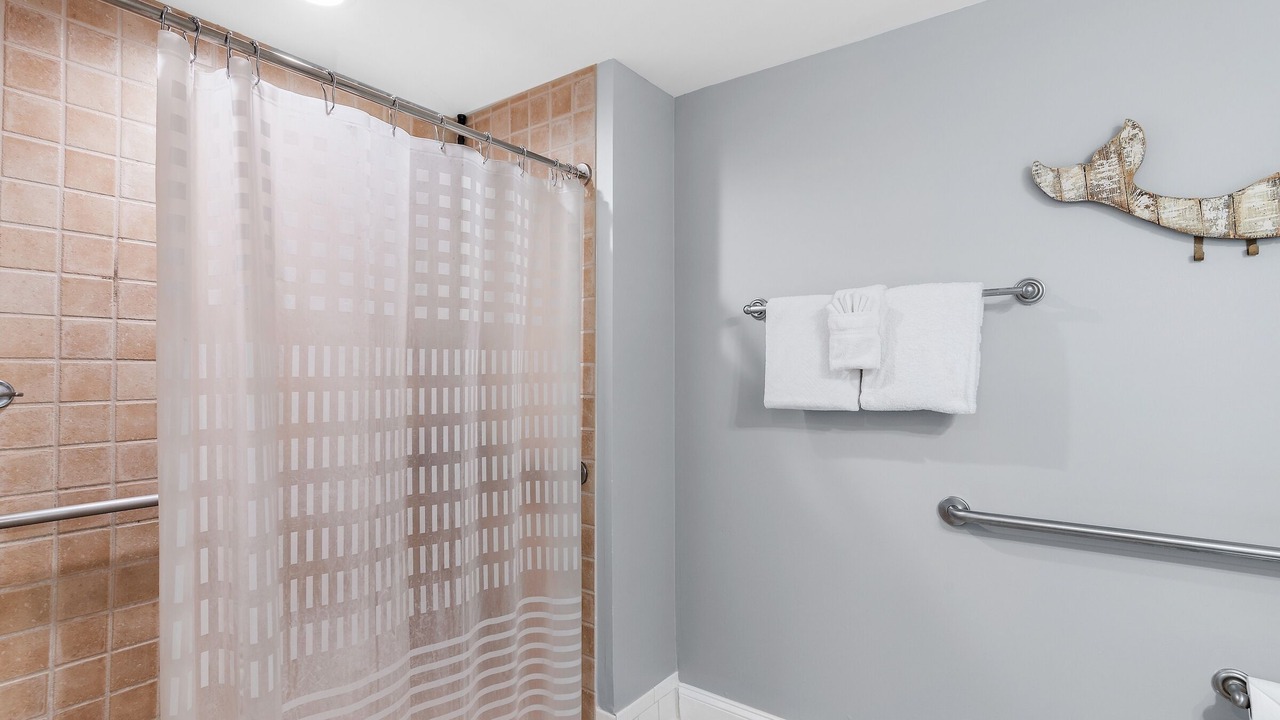 Photo of Bathroom in Baytowne Wharf