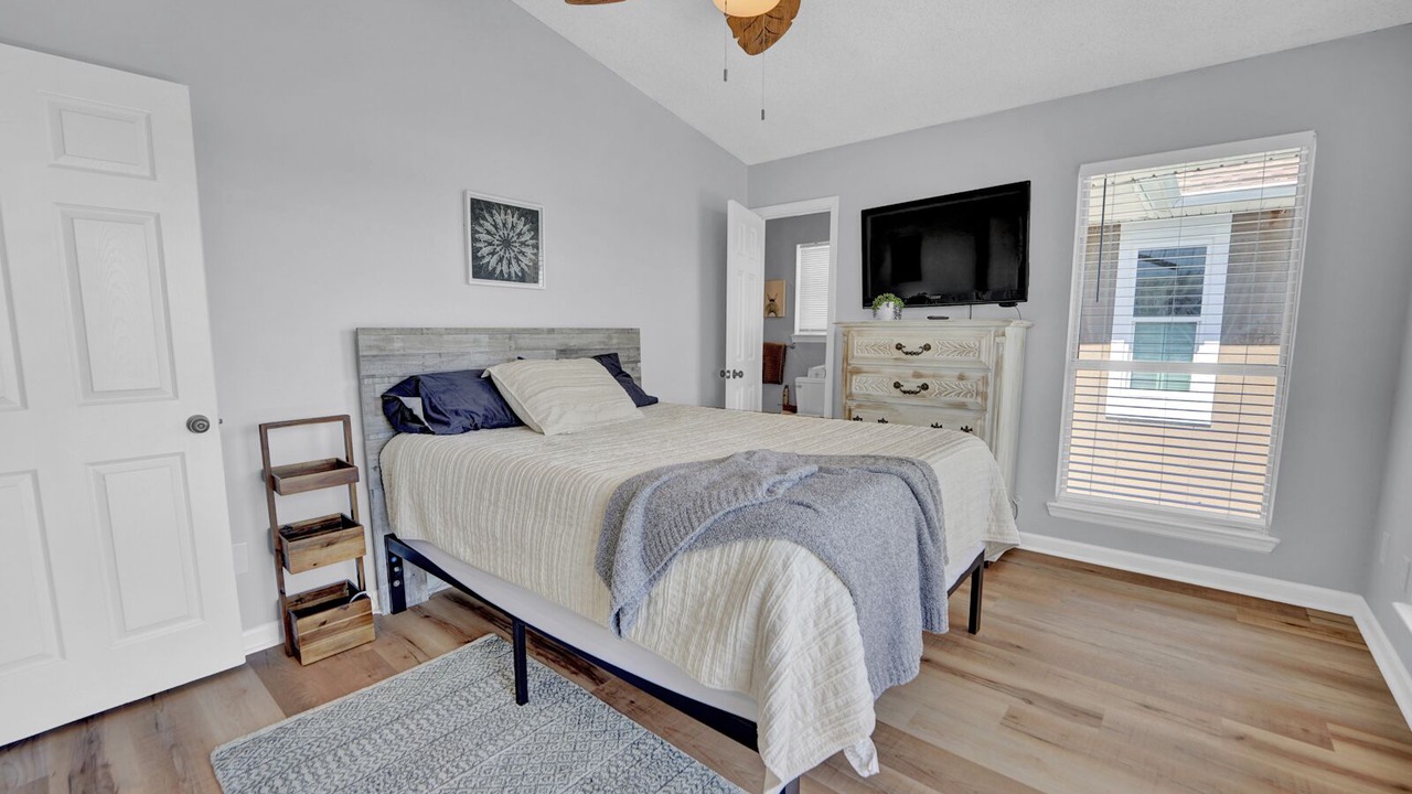 Photo of Bedroom in Biltmore Beach