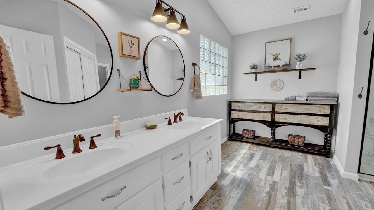 Photo of Bathroom in Biltmore Beach