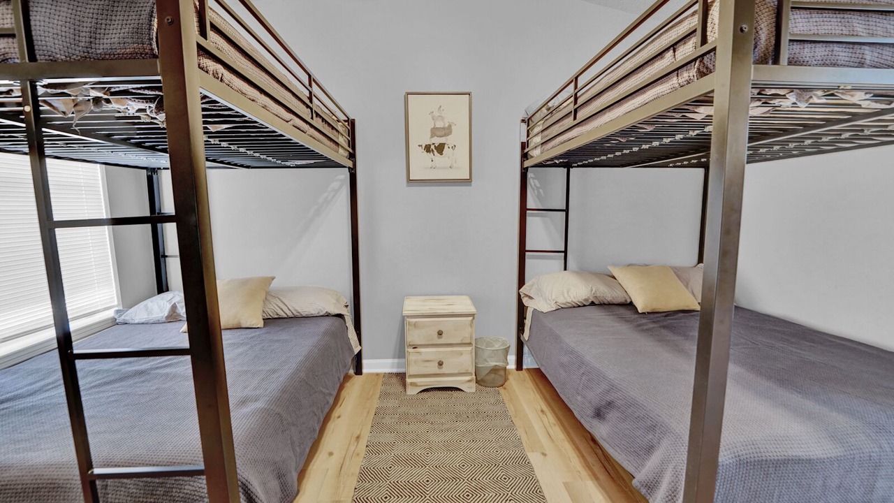 Photo of Bedroom in Biltmore Beach
